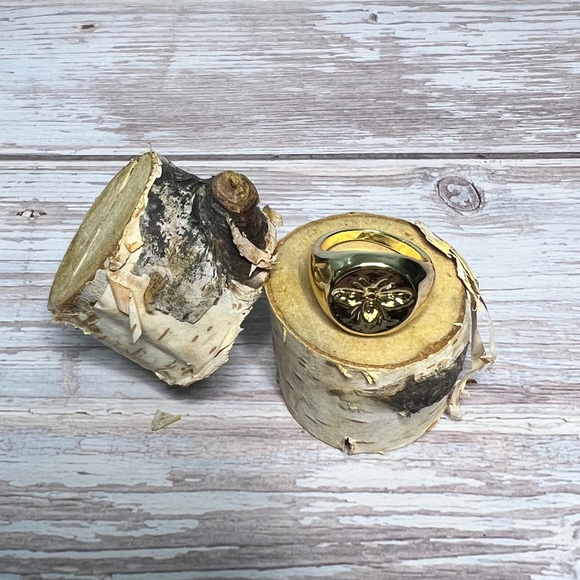 Honey Bee Signet Ring - Picture 5 of 7